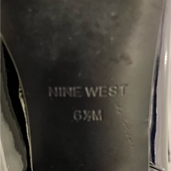 Nine West Black Patent leather bootees 🖤 - Picture 6 of 6